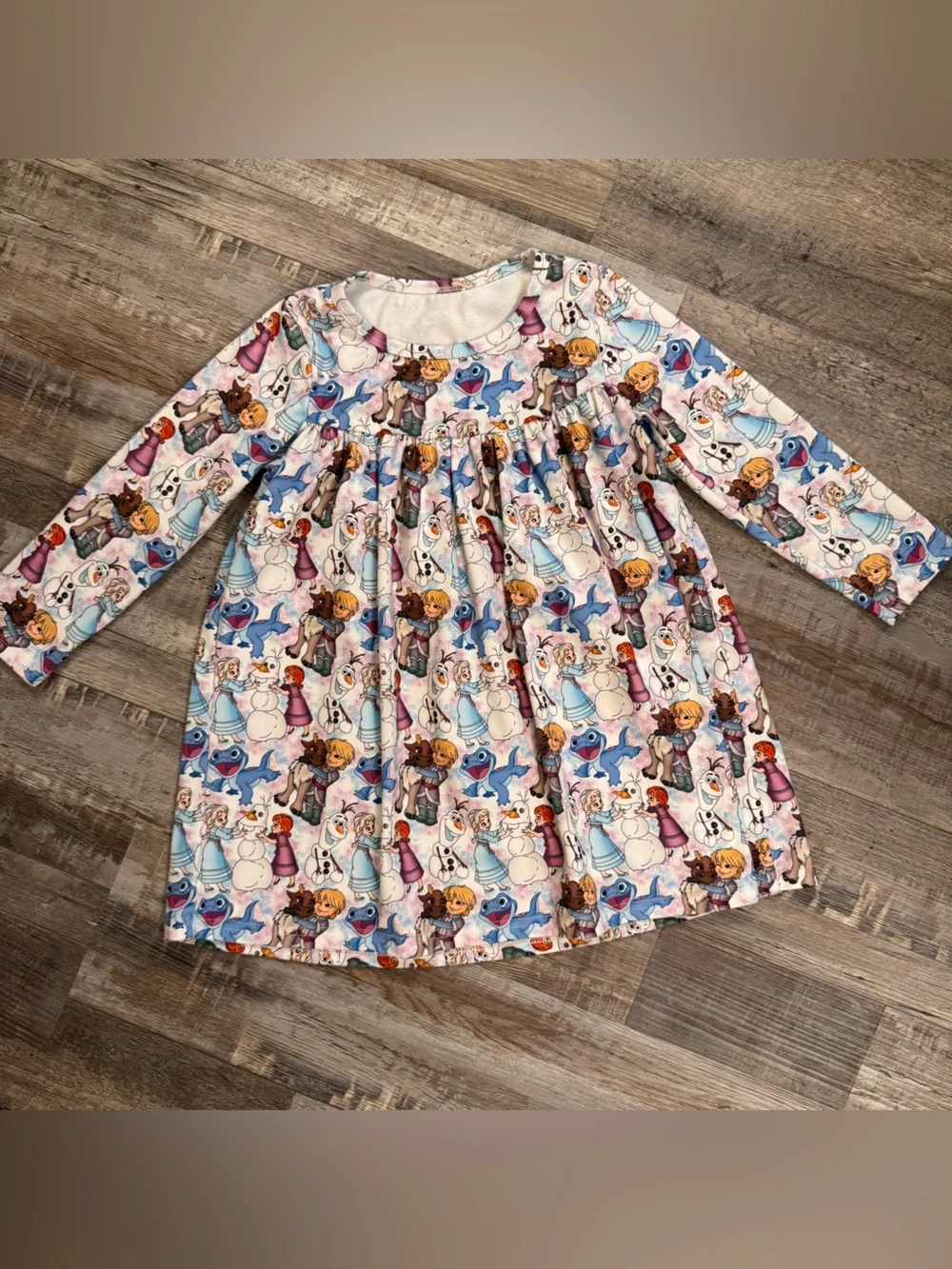 A bee bug boutique long sleeve Elsa and Anna inspired shirt size 4T